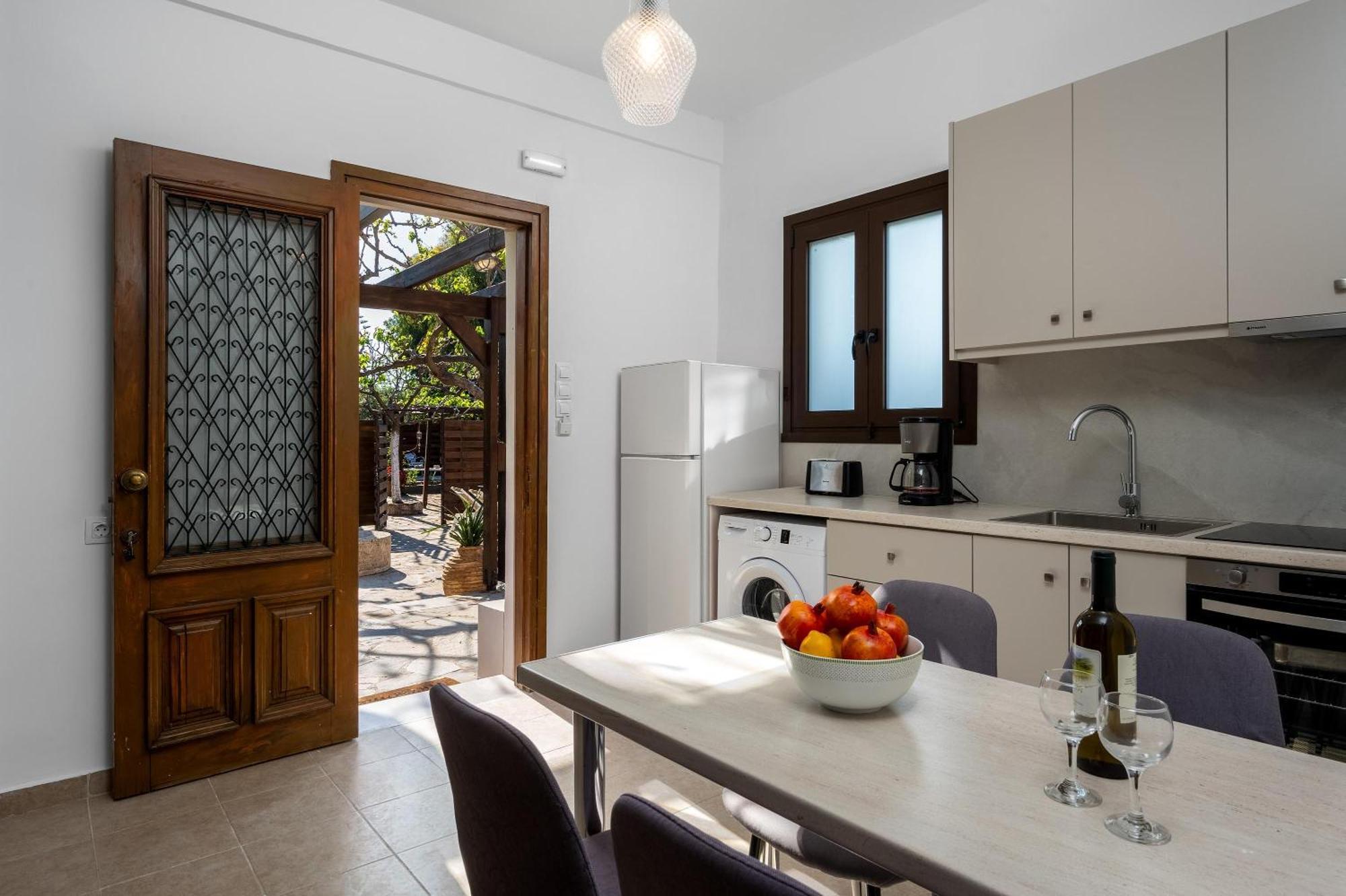 Ariadni Apartments ファリラキ エクステリア 写真